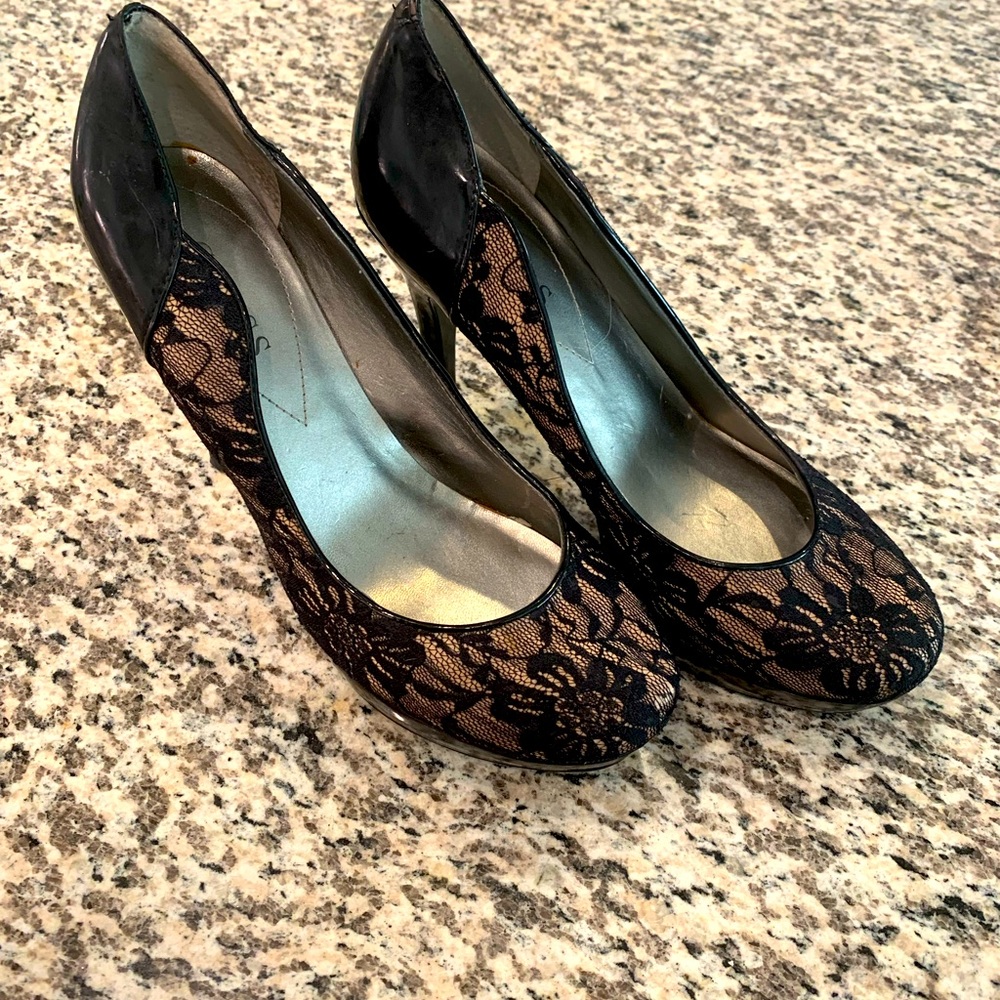 Beautiful lace heels worn once
